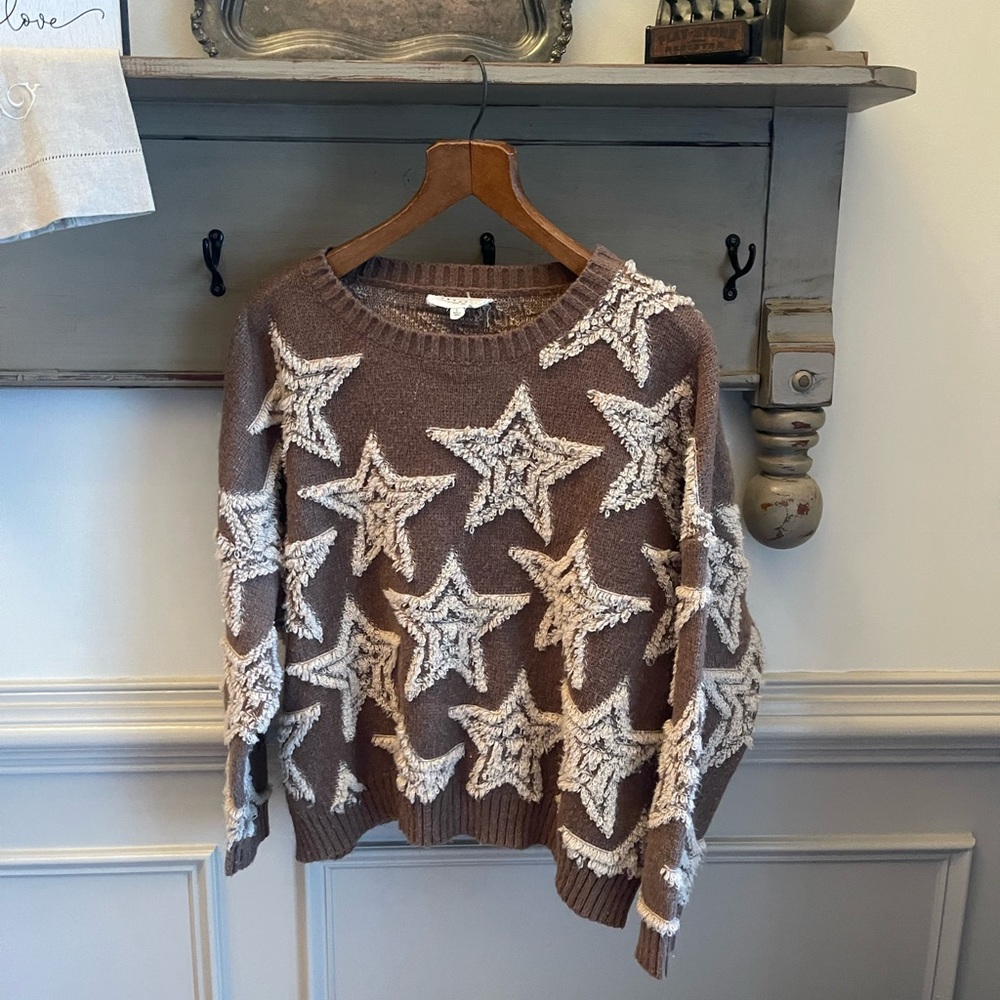 ⭐️Cute, warm star sweater! ⭐️